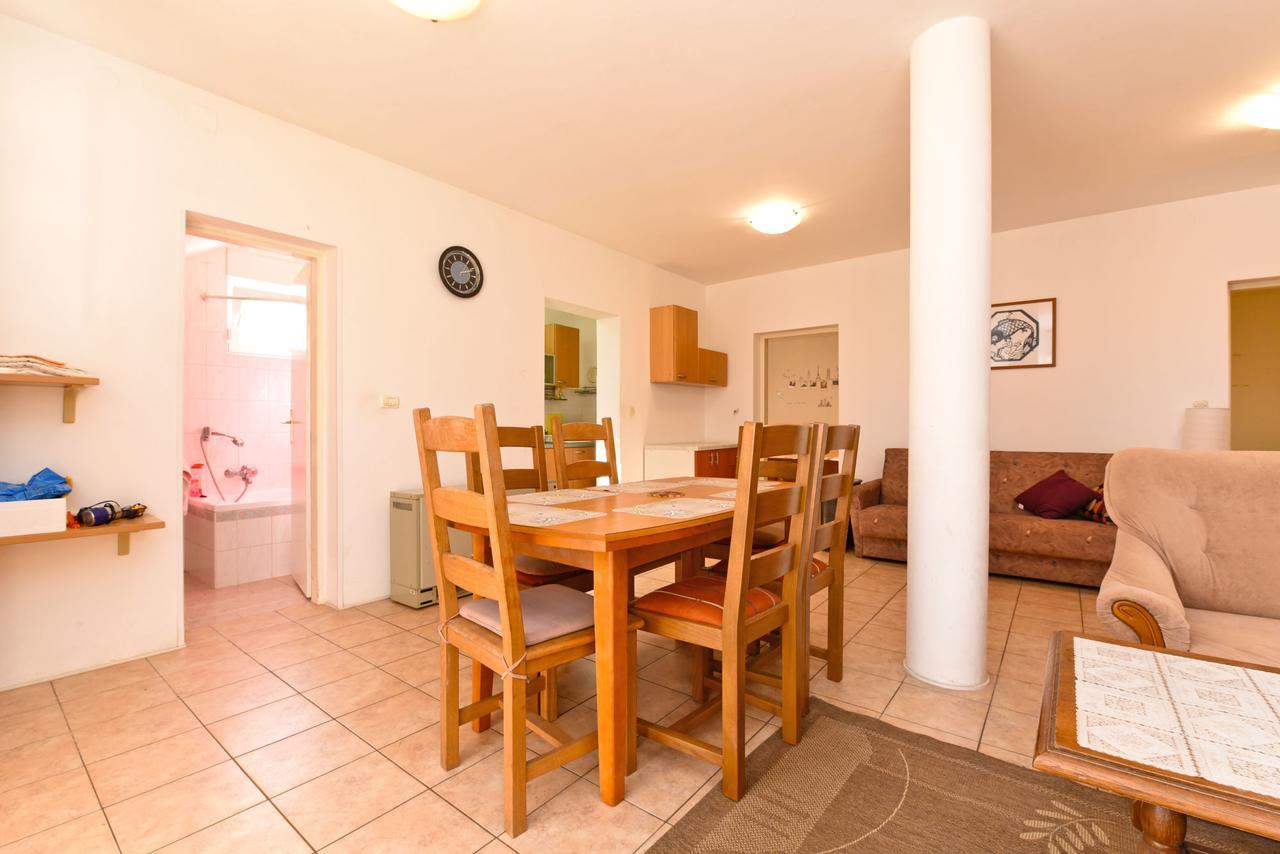 Josip 1562 Apartman Pula